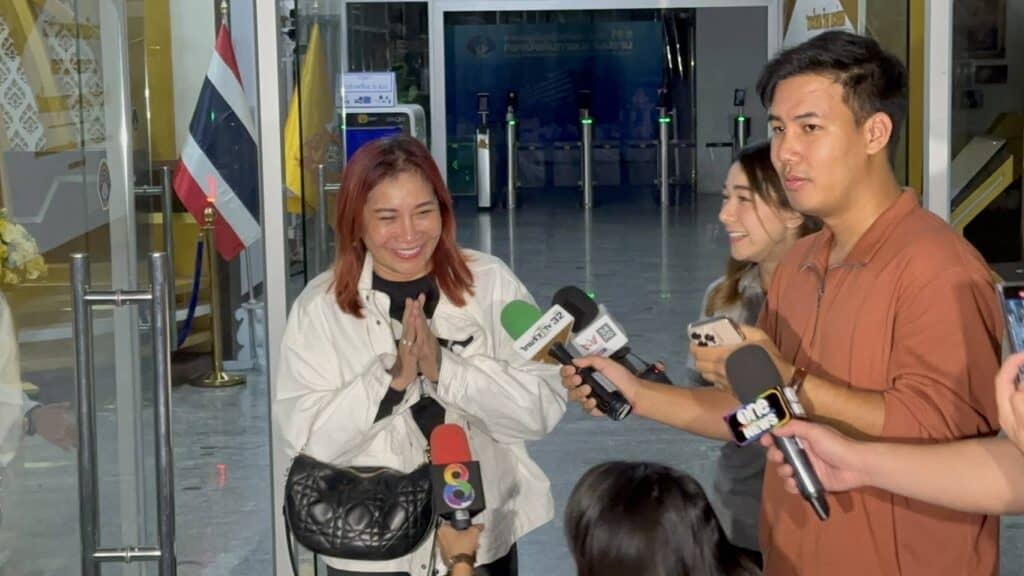 สอบปากคำเพิ่ม "เจ๊อ้อย" เร่งทำสำนวนคดีทนายตั้มให้อัยการ สอบปากคำเพิ่ม "เจ๊อ้อย" เร่งทำสำนวนคดีทนายตั้มให้อัยการ