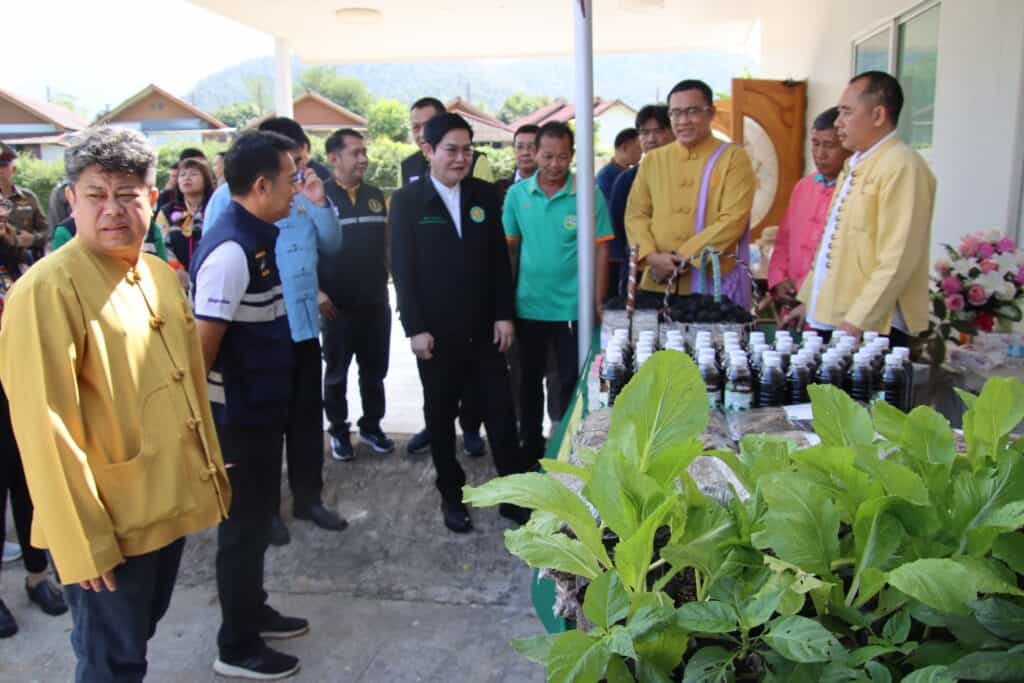 รมช.เกษตรฯลงพื้นที่เร่งโครงการแม่ฮ่องสอนโมเดล รมช.เกษตรฯลงพื้นที่เร่งโครงการแม่ฮ่องสอนโมเดล