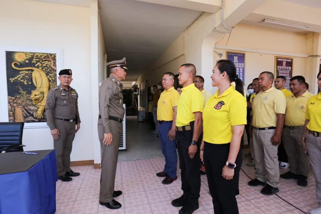 ผู้บัญชาการตำรวจภาค 3 ประกาศปราบปรามผู้มีอิทธิพลและยาเสพติด ผู้บัญชาการตำรวจภาค 3 ประกาศปราบปรามผู้มีอิทธิพลและยาเสพติด