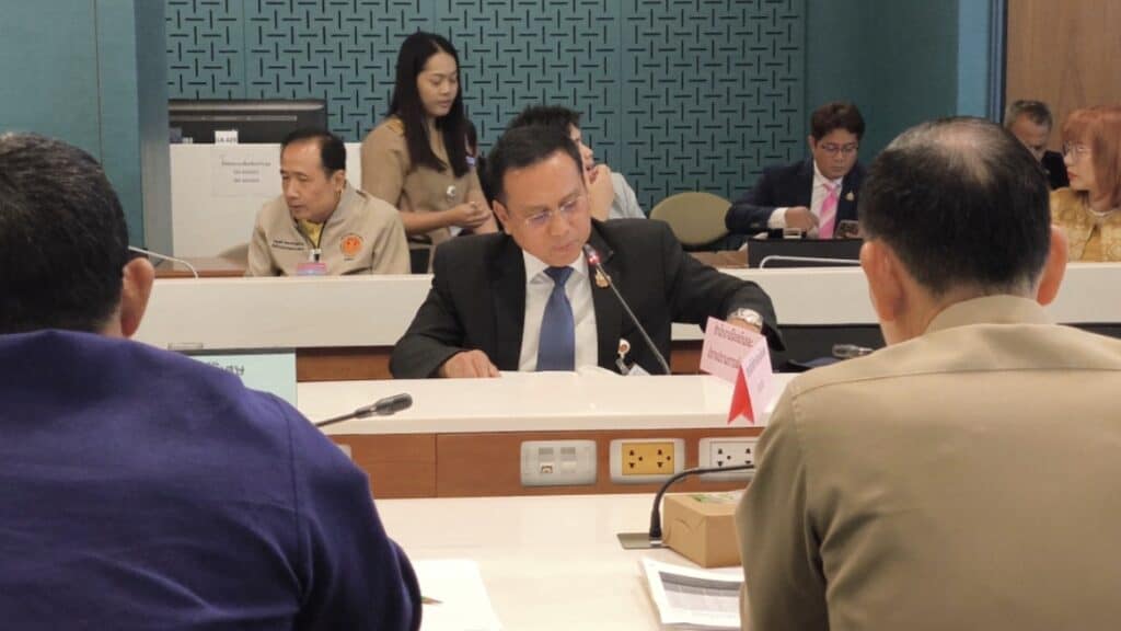 กมธ.วุฒิสภา ชงยึดทรัพย์นายทุนทิ้งขยะพิษ กมธ.วุฒิสภา ชงยึดทรัพย์นายทุนทิ้งขยะพิษ