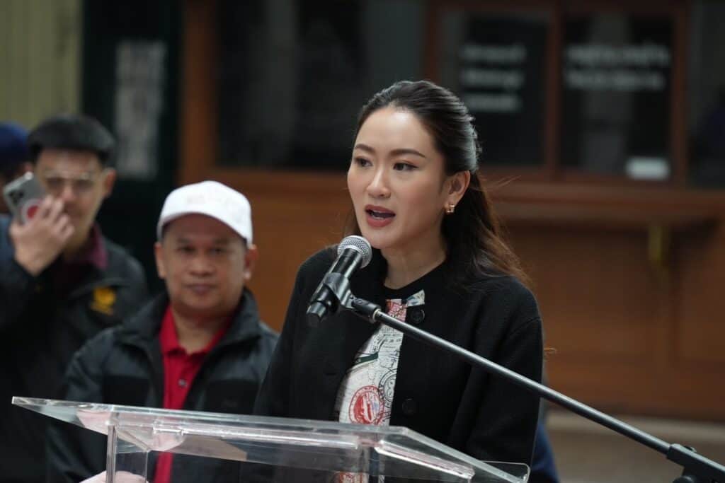 คึกคัก “นายกฯ แพทองธาร” ลาราชการ นำทีมเพื่อไทย ขึ้นรถไฟในรอบ 20 ปีไปสัมมนาพรรคที่หัวหิน 13-14 ธ.ค. บอกดีใจไปกับครอบครัว คึกคัก “นายกฯ แพทองธาร” ลาราชการ นำทีมเพื่อไทย ขึ้นรถไฟในรอบ 20 ปีไปสัมมนาพรรคที่หัวหิน 13-14 ธ.ค. บอกดีใจไปกับครอบครัว