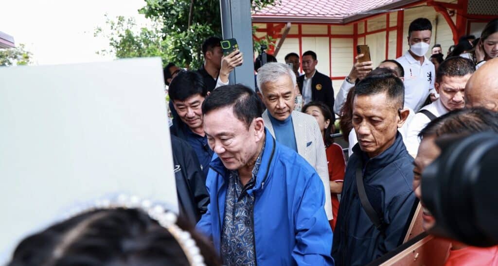 ถึงหัวหินแล้ว! ขบวนรถไฟพรรคเพื่อไทย นายกฯ เตรียมนำทัพ ร่วมงานสัมมนา ปชช.แห่ต้อนรับเพียบ ถึงหัวหินแล้ว! ขบวนรถไฟพรรคเพื่อไทย นายกฯ เตรียมนำทัพ ร่วมงานสัมมนา ปชช.แห่ต้อนรับเพียบ