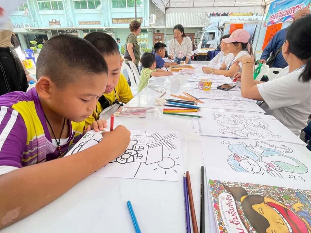 องค์การค้าของ สกสค.จัดใหญ่ วันเด็กแห่งชาติ 68 “เรียนดี มีความสุข smart kids happy future” องค์การค้าของ สกสค.จัดใหญ่ วันเด็กแห่งชาติ 68 “เรียนดี มีความสุข smart kids happy future”