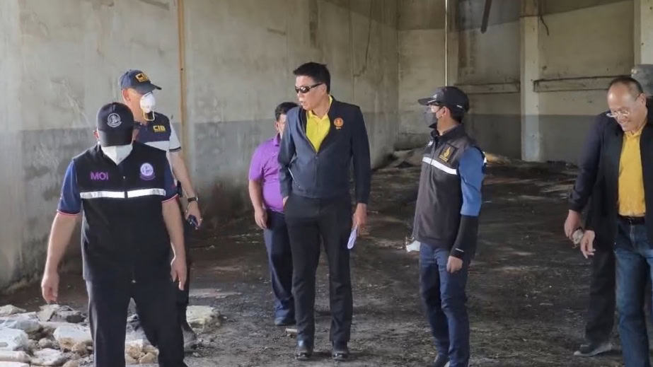 วุฒิสภาลงพื้นที่โกดังสารเคมีอยุธยา พบหลักฐานละเมิดกฎหมายร้ายแรง จี้รัฐบาลดำเนินคดีอย่างเด็ดขาด วุฒิสภาลงพื้นที่โกดังสารเคมีอยุธยา พบหลักฐานละเมิดกฎหมายร้ายแรง จี้รัฐบาลดำเนินคดีอย่างเด็ดขาด