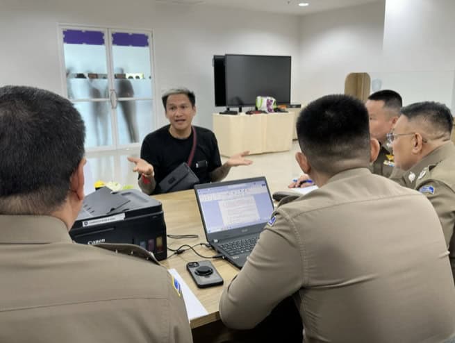 ‘เมลาย รัชดา - หนุ่ม เม้งการยางชลบุรี’ เข้าให้ปากคำตำรวจไซเบอร์ปมคลิป ความรุนแรง ‘แบงค์ เลสเตอร์’ ยัน ก่อนถ่ายคลิป มีการตกลงกันแล้ว แลกค่าจ้าง 2,000 บาท พร้อมจ่อยกเลิก "ทริปน้ำไม่อาบ" ‘เมลาย รัชดา - หนุ่ม เม้งการยางชลบุรี’ เข้าให้ปากคำตำรวจไซเบอร์ปมคลิป ความรุนแรง ‘แบงค์ เลสเตอร์’ ยัน ก่อนถ่ายคลิป มีการตกลงกันแล้ว แลกค่าจ้าง 2,000 บาท พร้อมจ่อยกเลิก "ทริปน้ำไม่อาบ"