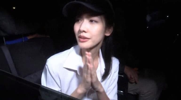 เปิดภาพแรก 'มิน -แซม' หลังถูกปล่อยจากเรือนจำ ญาติรอรับกลับบ้าน เปิดภาพแรก 'มิน -แซม' หลังถูกปล่อยจากเรือนจำ ญาติรอรับกลับบ้าน