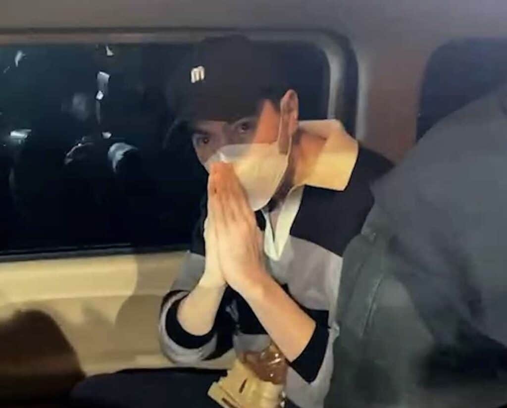 เปิดภาพแรก 'มิน -แซม' หลังถูกปล่อยจากเรือนจำ ญาติรอรับกลับบ้าน เปิดภาพแรก 'มิน -แซม' หลังถูกปล่อยจากเรือนจำ ญาติรอรับกลับบ้าน