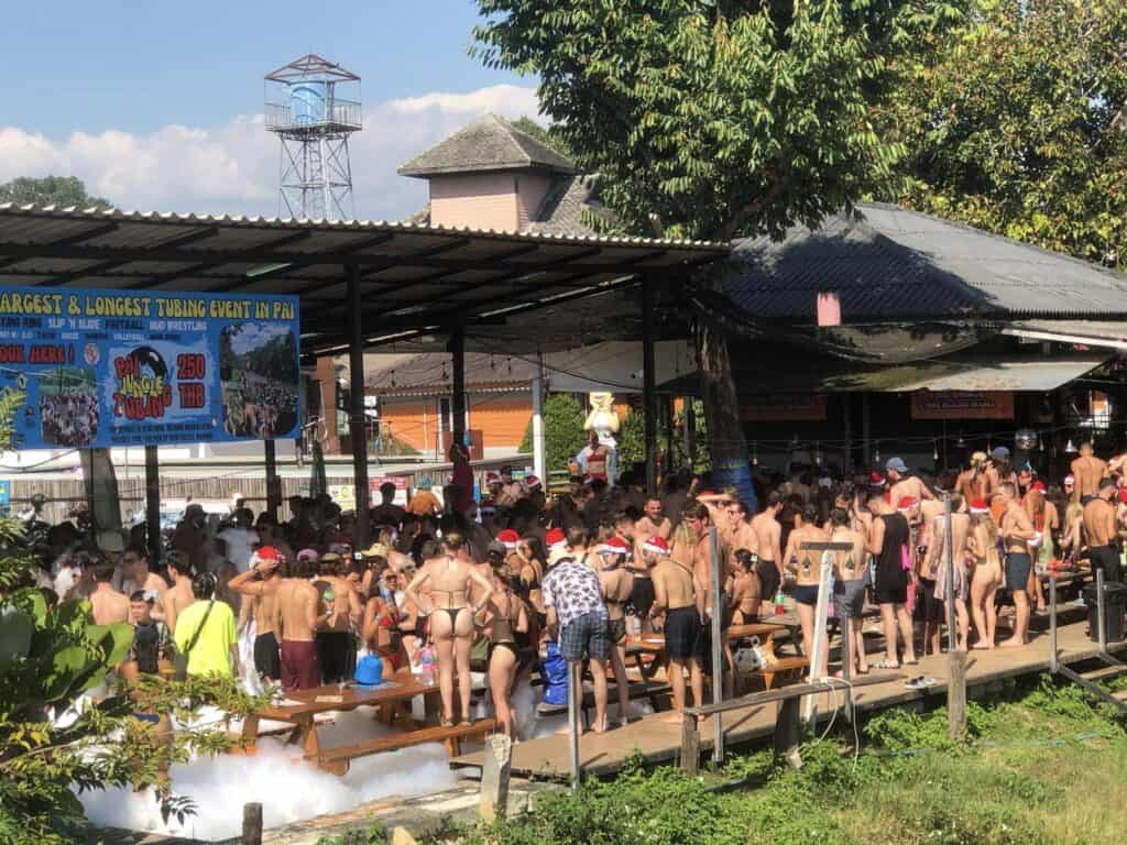 ร้องต่างชาติสร้างความเดือดร้อนให้ชาวเมืองปาย ร้องต่างชาติสร้างความเดือดร้อนให้ชาวเมืองปาย