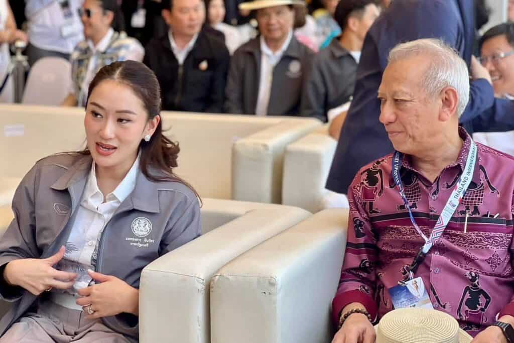 นายกฯ เปิดงานแสดงเรือนานาชาติแห่งประเทศไทย และลักซ์ชูรี่ไลฟ์สไตล์ ระบุ เคยทำงานเอกชนเข้าใจนักธุรกิจ พร้อมช่วยเคลียร์ความยุ่งยาก หนุนธุรกิจทางน้ำ - ท่องเที่ยวภูเก็ต นายกฯ เปิดงานแสดงเรือนานาชาติแห่งประเทศไทย และลักซ์ชูรี่ไลฟ์สไตล์ ระบุ เคยทำงานเอกชนเข้าใจนักธุรกิจ พร้อมช่วยเคลียร์ความยุ่งยาก หนุนธุรกิจทางน้ำ - ท่องเที่ยวภูเก็ต