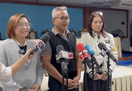 ‘มาดามอ้อย’ หอบเอกสารหลักฐาน คดีทนายตั้มโกงเงิน 71 ล้านบาทยื่น ปปง. ขอรับการคุ้มครองสิทธิผู้เสียหาย ยืนยัน ไม่ขอไกล่เกลี่ย ขอลุยสุดซอย ด้าน รองโฆษก ปปง. ชี้ บ้านหรูที่ถูกยึดห้ามบุคคลภายนอกเข้าใช้ เว้นแต่ยื่นคำร้องขอใช้ทรัพย์ชั่วคราว ‘มาดามอ้อย’ หอบเอกสารหลักฐาน คดีทนายตั้มโกงเงิน 71 ล้านบาทยื่น ปปง. ขอรับการคุ้มครองสิทธิผู้เสียหาย ยืนยัน ไม่ขอไกล่เกลี่ย ขอลุยสุดซอย ด้าน รองโฆษก ปปง. ชี้ บ้านหรูที่ถูกยึดห้ามบุคคลภายนอกเข้าใช้ เว้นแต่ยื่นคำร้องขอใช้ทรัพย์ชั่วคราว