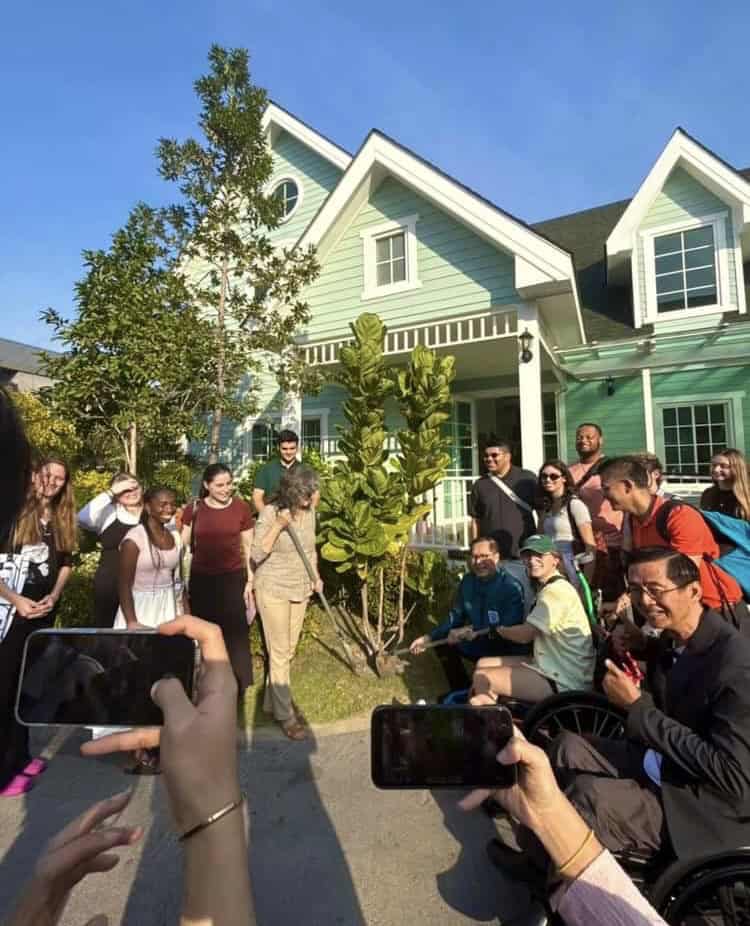 นักศึกษาอเมริกัน บินมาดูงานมูลนิธิอารยสถาปัตย์ฯ นักศึกษาอเมริกัน บินมาดูงานมูลนิธิอารยสถาปัตย์ฯ