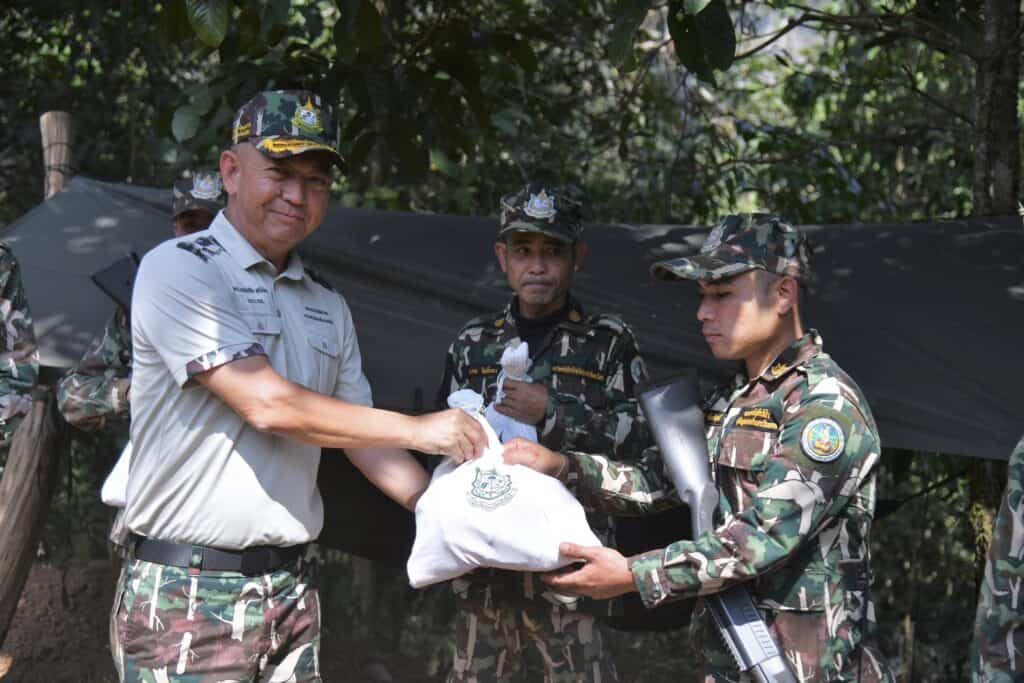 “เฉลิมชัย” บินตรวจทุ่งใหญ่นเรศวร วอน ทุกฝ่ายเฝ้าระวังไฟป่า สร้างความเข้าใจให้ “ชุมชน คน ป่า อยู่ร่วมกันได้” “เฉลิมชัย” บินตรวจทุ่งใหญ่นเรศวร วอน ทุกฝ่ายเฝ้าระวังไฟป่า สร้างความเข้าใจให้ “ชุมชน คน ป่า อยู่ร่วมกันได้”