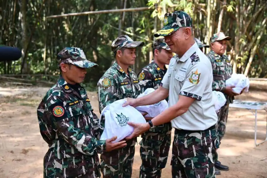 “เฉลิมชัย” บินตรวจทุ่งใหญ่นเรศวร วอน ทุกฝ่ายเฝ้าระวังไฟป่า สร้างความเข้าใจให้ “ชุมชน คน ป่า อยู่ร่วมกันได้”