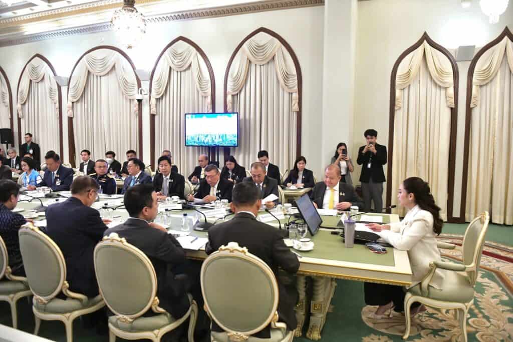 นายกฯ ประชุมติดตามการแก้ปัญหาฝุ่น PM 2.5 ย้ำหน่วยงานเร่งอัปเดตข้อมูล สร้างความมั่นใจให้ประชาชน นายกฯ ประชุมติดตามการแก้ปัญหาฝุ่น PM 2.5 ย้ำหน่วยงานเร่งอัปเดตข้อมูล สร้างความมั่นใจให้ประชาชน