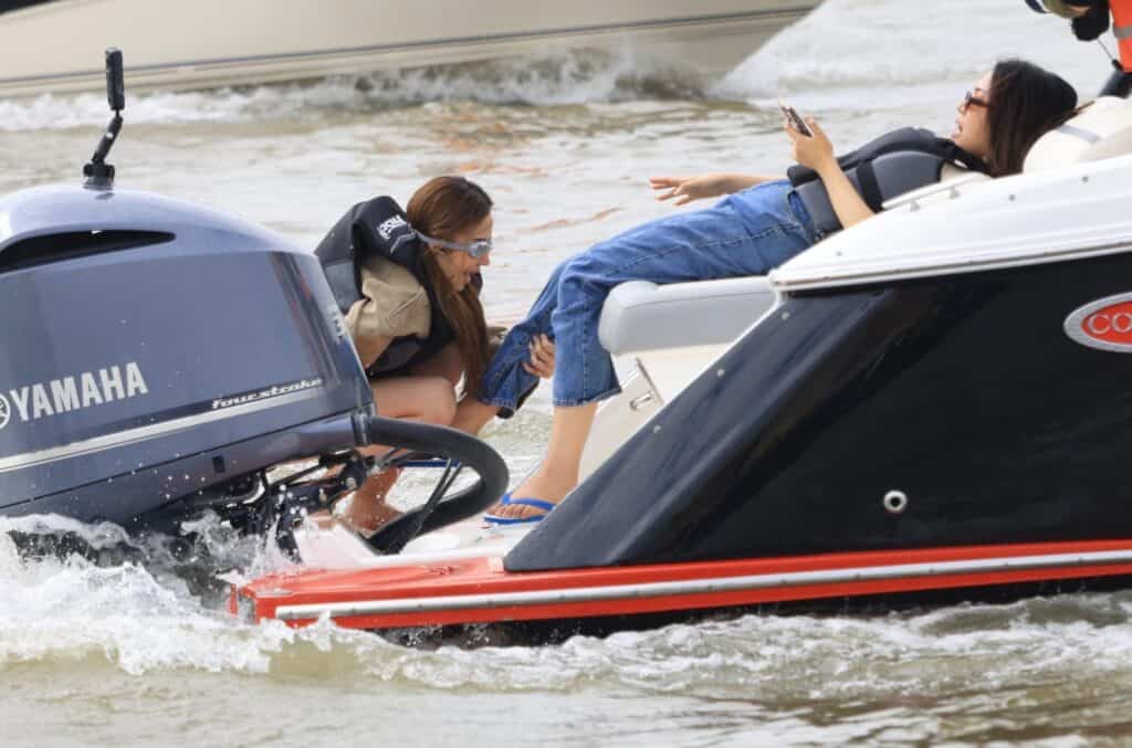 จำลองเหตุการณ์ “แตงโม นิดา” พลัดตกเรือกลางแม่น้ำเจ้าพระยา จำลองเหตุการณ์ “แตงโม นิดา” พลัดตกเรือกลางแม่น้ำเจ้าพระยา