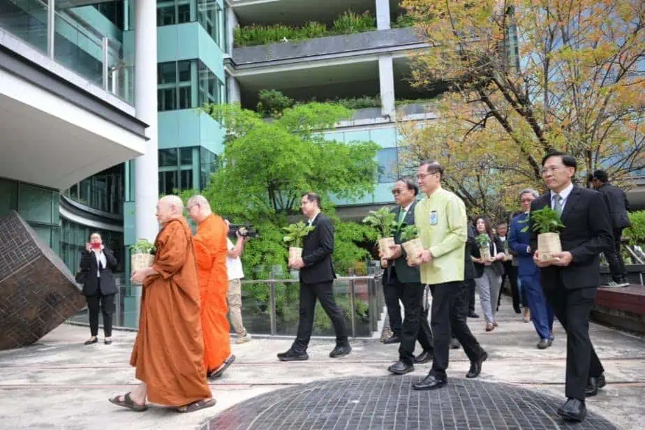 สภาลมหายใจกรุงเทพฯสานพลังมูลนิธิปลูกต้นไม้ ปลูกธรรมะ ผนึก 17 หน่วยงาน สร้างค่านิยมทำบุญวิถีใหม่ 