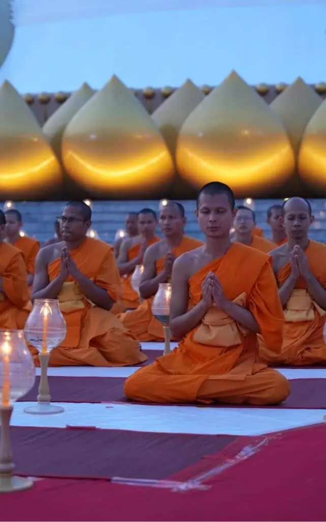 พระธรรมยาตรา 1,141 รูป เจริญสมาธิภาวนาถวายในหลวง ณ อนุสรณ์สถานบางปลา