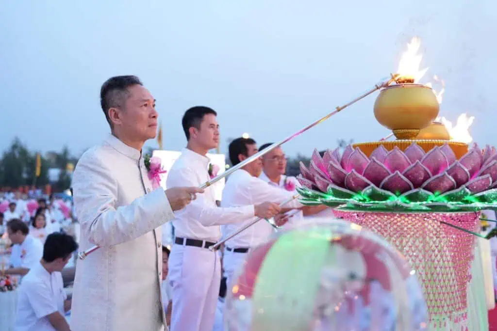 พระธรรมยาตรา 1,141 รูป เจริญสมาธิภาวนาถวายในหลวง ณ อนุสรณ์สถานบางปลา