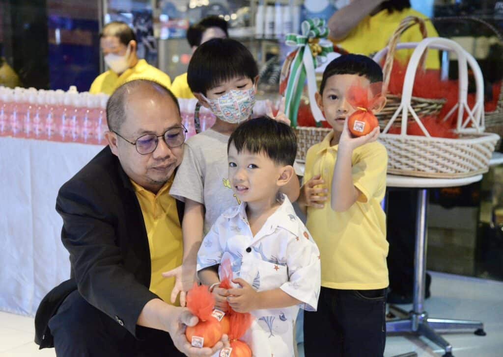 'อลงกรณ์ พลบุตร"' เป็น ปธ.เปิดการแข่งขันโบว์ลิ่งการกุศลเพื่อการศึกษา 'บุตร - ธิดา' ชมรมช่างภาพการเมือง ครั้งที่ 15 'อลงกรณ์ พลบุตร"' เป็น ปธ.เปิดการแข่งขันโบว์ลิ่งการกุศลเพื่อการศึกษา 'บุตร - ธิดา' ชมรมช่างภาพการเมือง ครั้งที่ 15