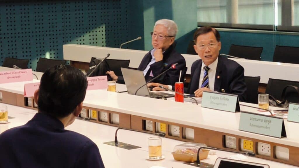 กมธ.สิ่งแวดล้อม วุฒิสภา เดินหน้าลุยเก็บข้อมูลปัญหาฝุ่นpm 2.5 กมธ.สิ่งแวดล้อม วุฒิสภา เดินหน้าลุยเก็บข้อมูลปัญหาฝุ่นpm 2.5