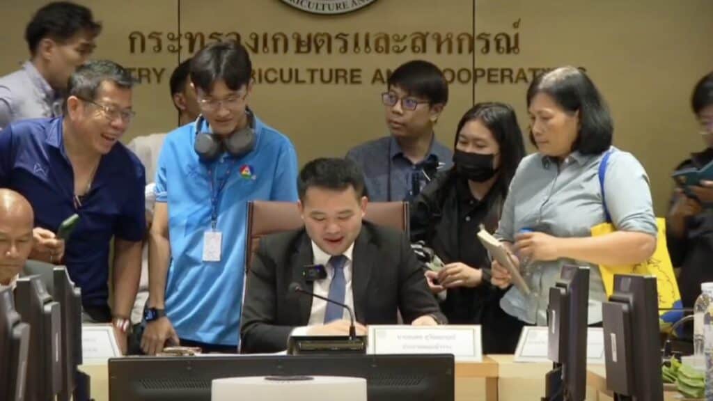 "ธนดล" ชี้ ที่ดินเขาใหญ่ 4 หมื่นไร่ ถูกนายทุน-ผู้มีอิทธิพล ยึดครอง จ่อลงพื้นที่ 18 ก.พ.นี้ "ธนดล" ชี้ ที่ดินเขาใหญ่ 4 หมื่นไร่ ถูกนายทุน-ผู้มีอิทธิพล ยึดครอง จ่อลงพื้นที่ 18 ก.พ.นี้