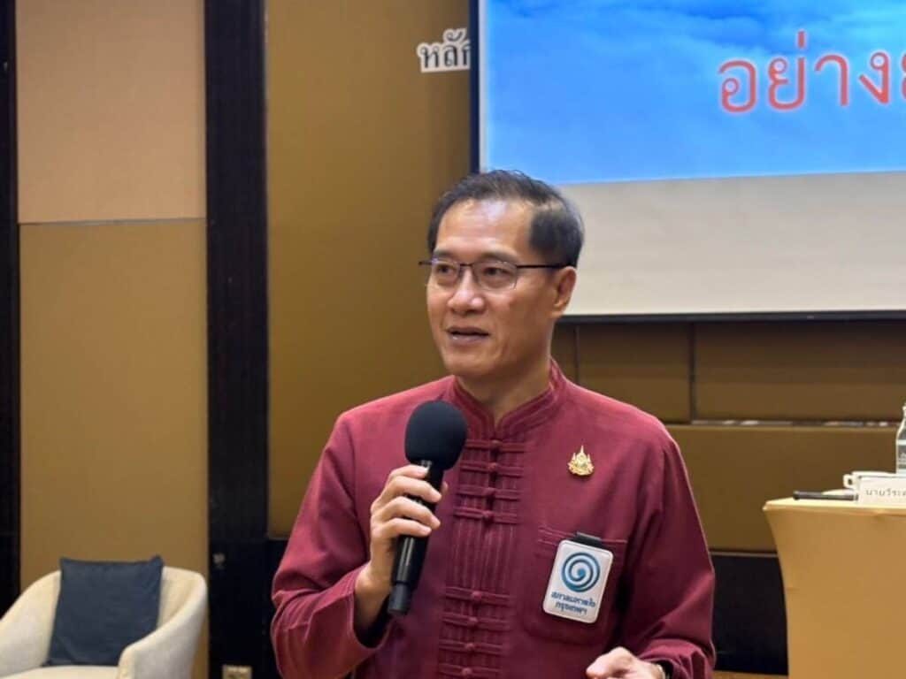 "วีระศักดิ์" ชี้ทางแก้ PM 2.5 จัดการคุณภาพสิ่งแวดล้อมอย่างยั่งยืน "วีระศักดิ์" ชี้ทางแก้ PM 2.5 จัดการคุณภาพสิ่งแวดล้อมอย่างยั่งยืน