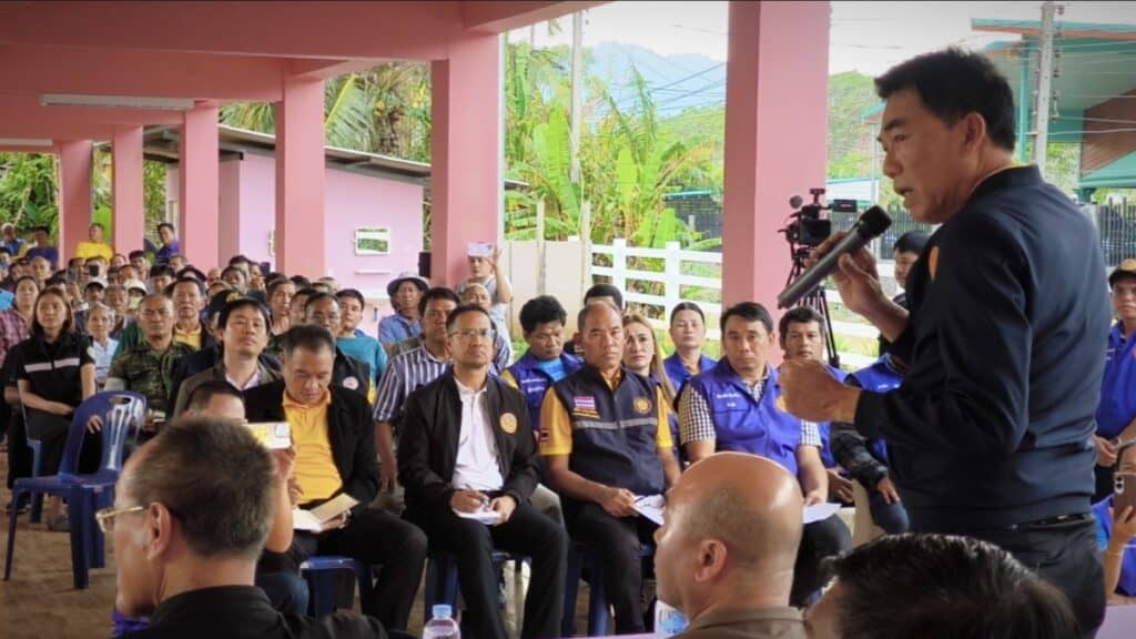 สว.ลุยเอาผิดทุนจีนรุกที่อ่างเก็บน้ำ ปลูกสวนทุเรียนกว่า 100 ไร่ จ่อรื้อถอน-ปลูกป่าฟื้นฟูธรรมชาติ สว.ลุยเอาผิดทุนจีนรุกที่อ่างเก็บน้ำ ปลูกสวนทุเรียนกว่า 100 ไร่ จ่อรื้อถอน-ปลูกป่าฟื้นฟูธรรมชาติ