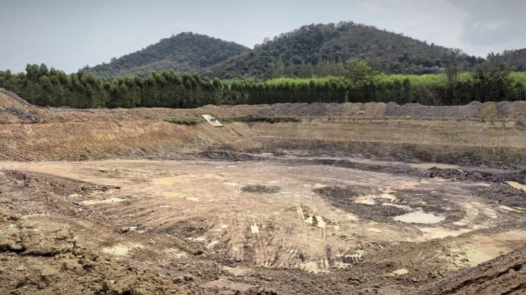 กมธ.สิ่งแวดล้อม วุฒิสภา พบทุนจีนรุกป่าฉะเชิงเทรา ทำทุเรียน 600 ไร่ กมธ.สิ่งแวดล้อม วุฒิสภา พบทุนจีนรุกป่าฉะเชิงเทรา ทำทุเรียน 600 ไร่