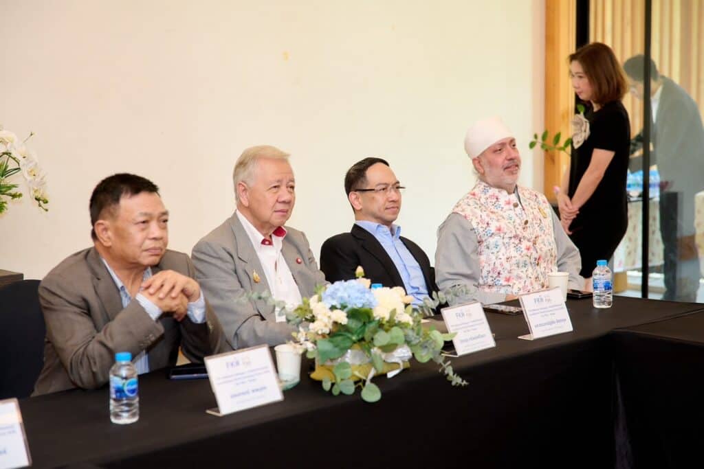 ท๊อป - จิรายุส ถอดรหัส4วาระสำคัญของสภาเศรษฐกิจโลก (WEF 2025) ท๊อป - จิรายุส ถอดรหัส4วาระสำคัญของสภาเศรษฐกิจโลก (WEF 2025)