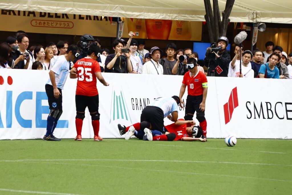 ทัพลูกหนังตาบอดไทยบดกับแข้งฟ้าขาว เบอร์หนึ่งโลกสุดระทึก ก่อนพ่ายไปหวุดหวิด 0-1 ทัพลูกหนังตาบอดไทยบดกับแข้งฟ้าขาว เบอร์หนึ่งโลกสุดระทึก ก่อนพ่ายไปหวุดหวิด 0-1