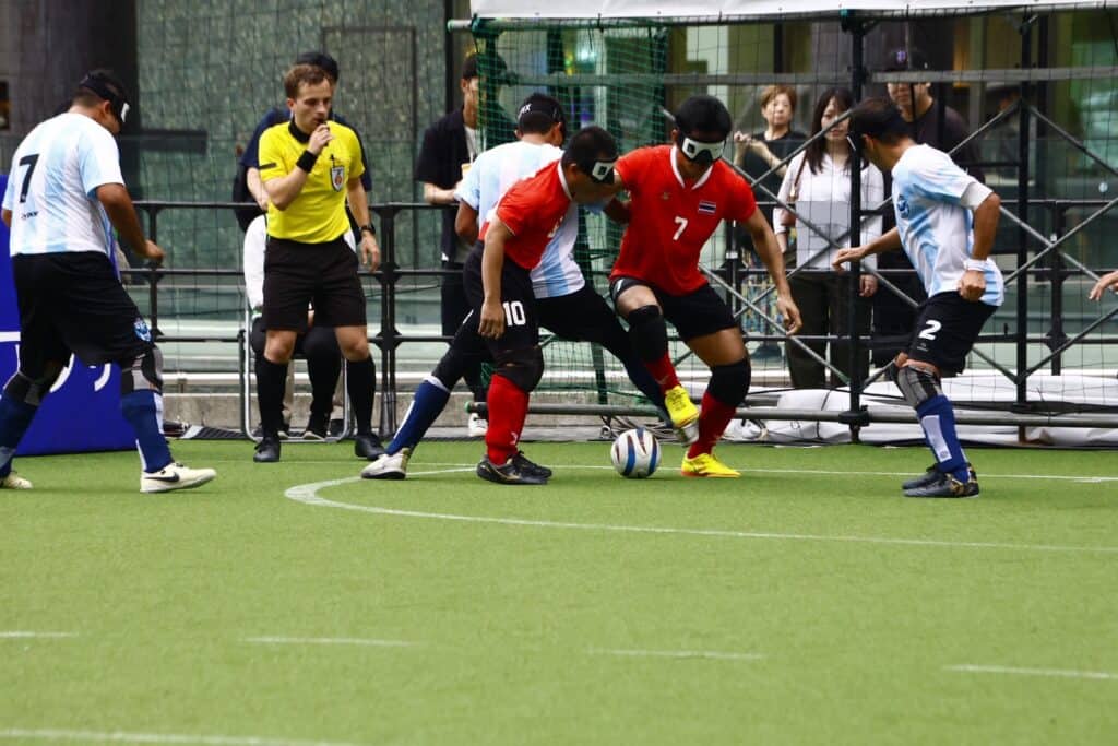 ทัพลูกหนังตาบอดไทยบดกับแข้งฟ้าขาว เบอร์หนึ่งโลกสุดระทึก ก่อนพ่ายไปหวุดหวิด 0-1 ทัพลูกหนังตาบอดไทยบดกับแข้งฟ้าขาว เบอร์หนึ่งโลกสุดระทึก ก่อนพ่ายไปหวุดหวิด 0-1