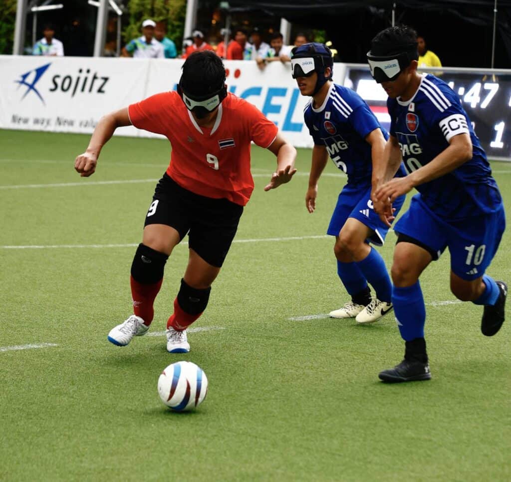 ทัพนักเตะคนตาบอดทีมชาติไทย ปรับทัพส่งชุดดาวรุ่งลงดวลเจ้าภาพญี่ปุ่น ก่อนจะพลาดช่วงสองนาทีสุดท้าย พ่ายไปหวุดหวิด 0-1รั้งอันดับสี่ของกลุ่ม ทัพนักเตะคนตาบอดทีมชาติไทย ปรับทัพส่งชุดดาวรุ่งลงดวลเจ้าภาพญี่ปุ่น ก่อนจะพลาดช่วงสองนาทีสุดท้าย พ่ายไปหวุดหวิด 0-1รั้งอันดับสี่ของกลุ่ม