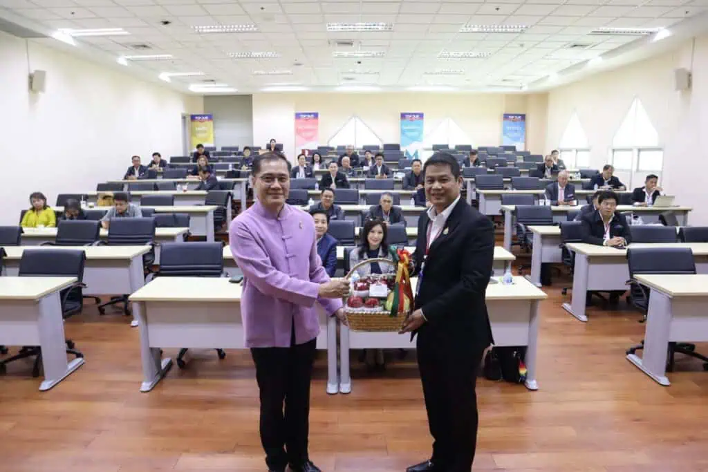 "วีระศักดิ์" บรรยายหลักสูตร Top วบส. รุ่นที่ 1 หัวข้อ "ขับเคลื่อนเศรษฐกิจไทยด้วยเศรษฐกิจสร้างสรรค์-ภาพยนต์-บันเทิง