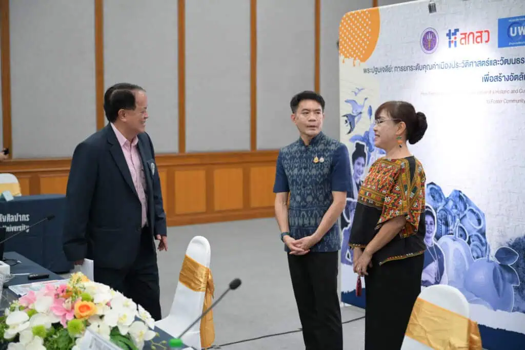 นครปฐม — คณะศึกษาศาสตร์ ม.ศิลปากร เดินหน้าขับเคลื่อน “พระปฐมเจดีย์” สู่เมืองแห่งการเรียนรู้ ด้วยพลังเครือข่าย และภูมิปัญญาท้องถิ่น เปิดเวทีนำเสนอแนวทางวิจัยยกระดับคุณค่าทางประวัติศาสตร์และวัฒนธรรม สู่นครปฐมเมืองเรียนรู้ต้นแบบ