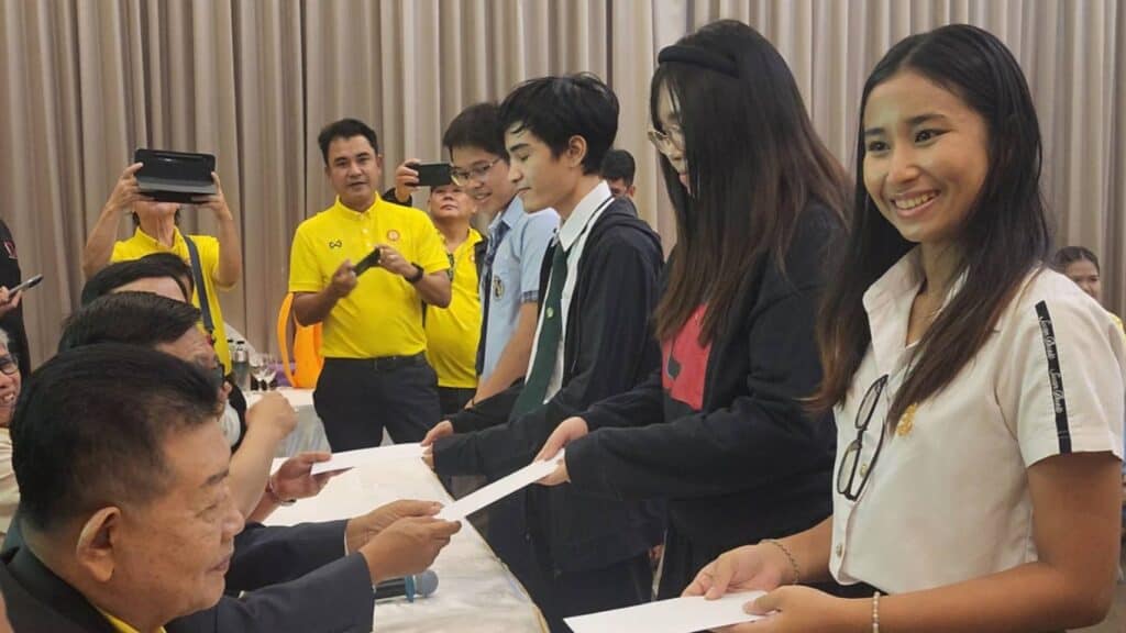 "สมาคมสื่อต้านโกง" มอบทุนการศึกษา ส่งเสริมอนาคตลูกหลาน ครอบครัวคนข่าวเป็นคนดี "สมาคมสื่อต้านโกง" มอบทุนการศึกษา ส่งเสริมอนาคตลูกหลาน ครอบครัวคนข่าวเป็นคนดี