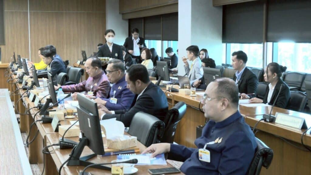 “อย่าให้ชาติต้องเสียเปรียบ!“ วุฒิสภาจี้รัฐ เปิดสภาวิสามัญ ดันแก้ปมชายแดนไทย ก่อนวิกฤตบานปลาย “อย่าให้ชาติต้องเสียเปรียบ!“ วุฒิสภาจี้รัฐ เปิดสภาวิสามัญ ดันแก้ปมชายแดนไทย ก่อนวิกฤตบานปลาย