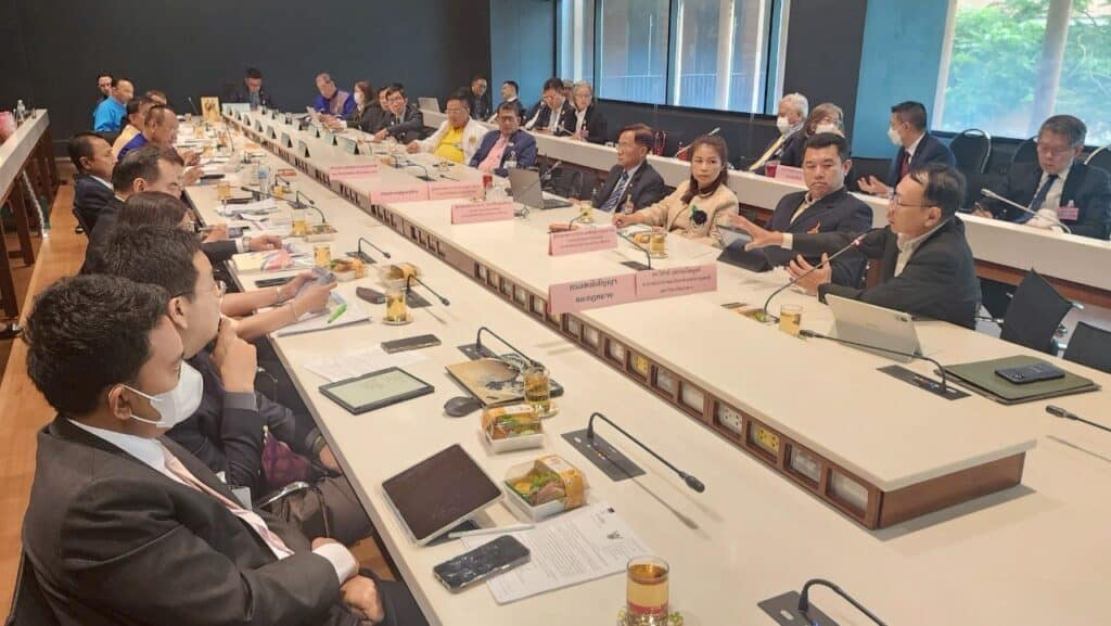 "สว.ชีวะภาพ" เสนอดึง พม่า-จีน ร่วมวงเจรจาแก้ปัญหาสารพิษในแม่น้ำกก ค้านสร้างฝายดักตะกอน "สว.ชีวะภาพ" เสนอดึง พม่า-จีน ร่วมวงเจรจาแก้ปัญหาสารพิษในแม่น้ำกก ค้านสร้างฝายดักตะกอน