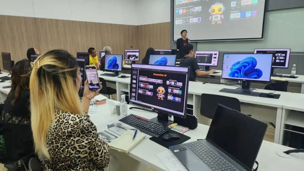 ม.กรุงเทพ อบรมใช้ AI ทำคอนเทนต์ สร้างผลงานธุรกิจอย่างมืออาชีพ