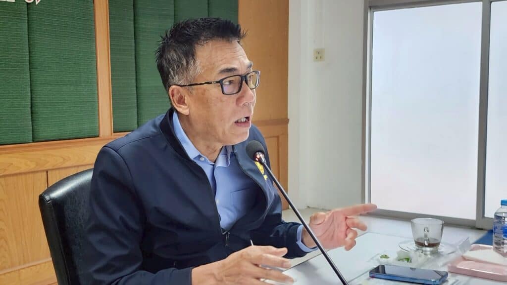 "สว.ชีวะภาพ" ปลุกคนไทย ! ชี้ 10 ปี จับเขมรตัดไม้พะยูงนับหมื่นคน ความเสียหายมหาศาล "สว.ชีวะภาพ" ปลุกคนไทย ! ชี้ 10 ปี จับเขมรตัดไม้พะยูงนับหมื่นคน ความเสียหายมหาศาล