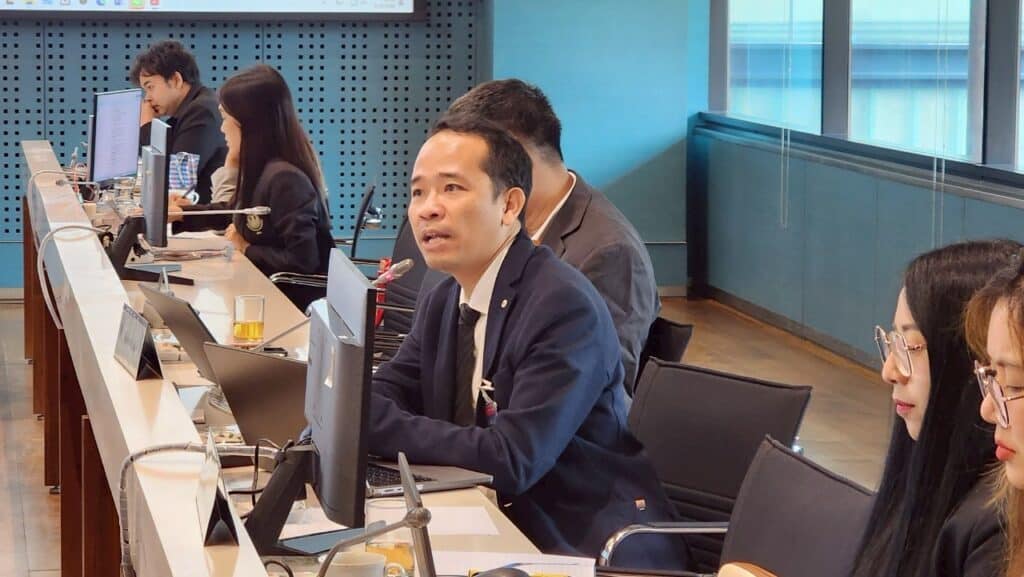 "สว." จี้รัฐคุมตั๋วเครื่องบินแพง แนะหั่นภาษีน้ำมัน หวังคนไทยบินสบายกระเป๋า "สว." จี้รัฐคุมตั๋วเครื่องบินแพง แนะหั่นภาษีน้ำมัน หวังคนไทยบินสบายกระเป๋า