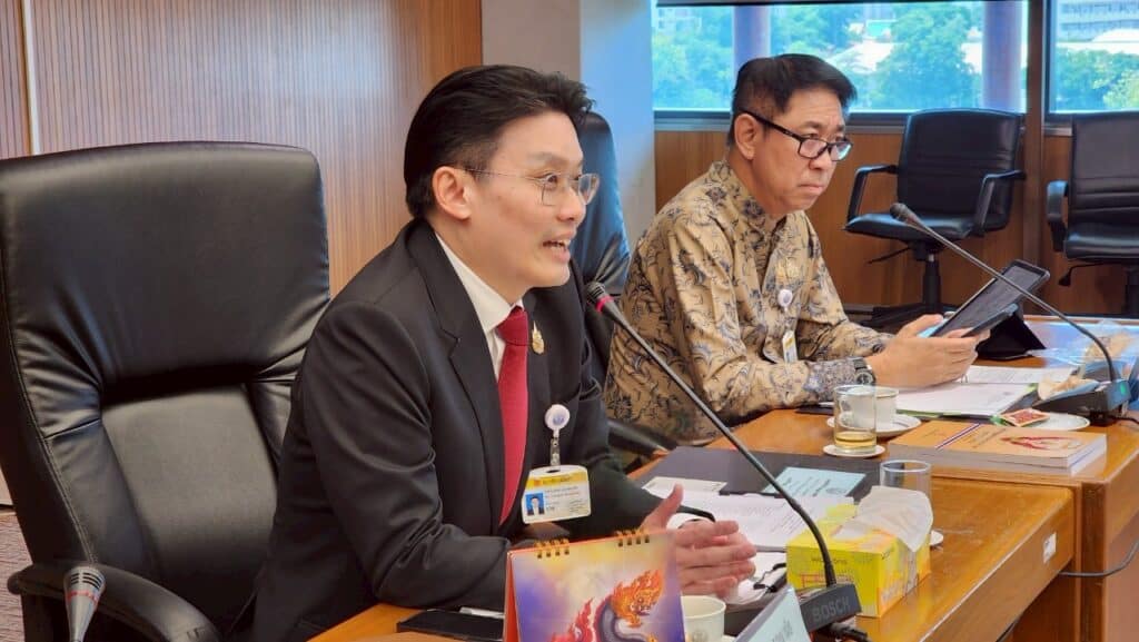 "กมธ.สว." แนะถอนกฎหมายคอมเพล็กซ์แฝง "กาสิโน" ขัดยุทธศาสตร์ชาติ-เศรษฐกิจพอเพียง เสี่ยงขึ้นศาลรธน. "กมธ.สว." แนะถอนกฎหมายคอมเพล็กซ์แฝง "กาสิโน" ขัดยุทธศาสตร์ชาติ-เศรษฐกิจพอเพียง เสี่ยงขึ้นศาลรธน.