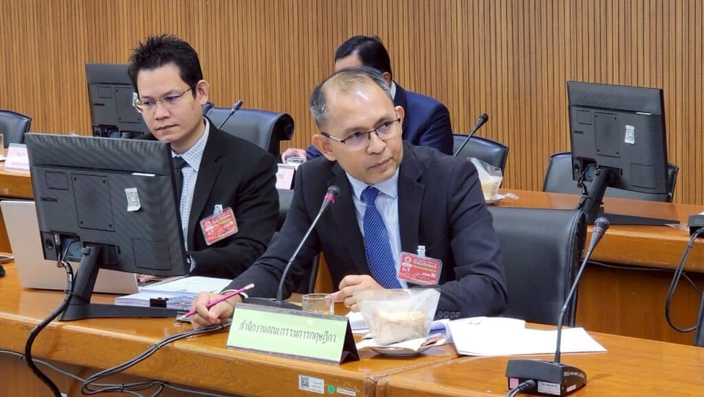 "กมธ.สว." แนะถอนกฎหมายคอมเพล็กซ์แฝง "กาสิโน" ขัดยุทธศาสตร์ชาติ-เศรษฐกิจพอเพียง เสี่ยงขึ้นศาลรธน. "กมธ.สว." แนะถอนกฎหมายคอมเพล็กซ์แฝง "กาสิโน" ขัดยุทธศาสตร์ชาติ-เศรษฐกิจพอเพียง เสี่ยงขึ้นศาลรธน.