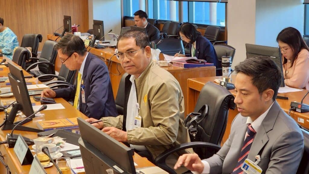 "กมธ.สว." แนะถอนกฎหมายคอมเพล็กซ์แฝง "กาสิโน" ขัดยุทธศาสตร์ชาติ-เศรษฐกิจพอเพียง เสี่ยงขึ้นศาลรธน. "กมธ.สว." แนะถอนกฎหมายคอมเพล็กซ์แฝง "กาสิโน" ขัดยุทธศาสตร์ชาติ-เศรษฐกิจพอเพียง เสี่ยงขึ้นศาลรธน.