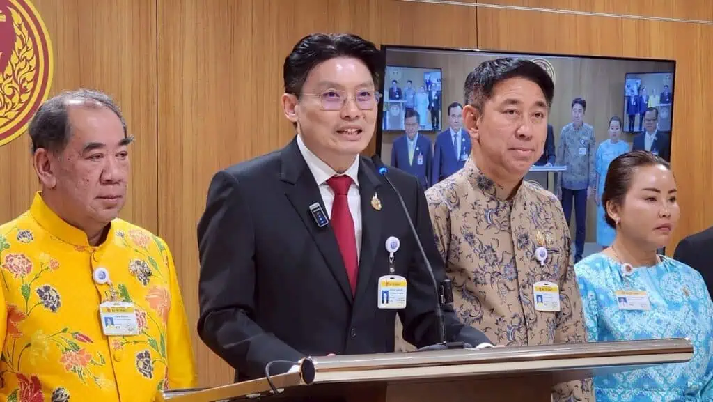 "กมธ.สว." แนะถอนกฎหมายคอมเพล็กซ์แฝง "กาสิโน" ขัดยุทธศาสตร์ชาติ-เศรษฐกิจพอเพียง เสี่ยงขึ้นศาลรธน.