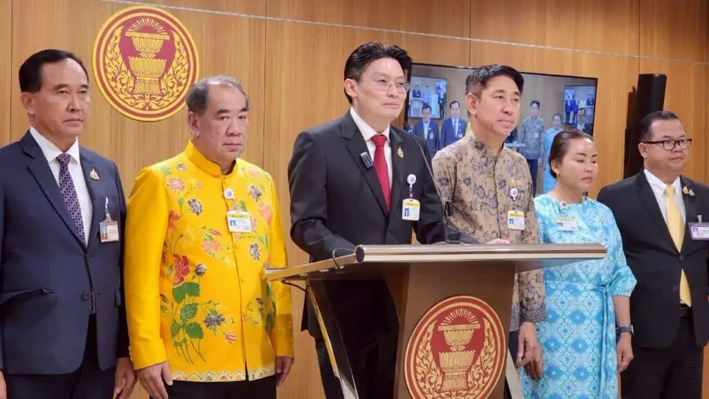 "กมธ.สว." แนะถอนกฎหมายคอมเพล็กซ์แฝง "กาสิโน" ขัดยุทธศาสตร์ชาติ-เศรษฐกิจพอเพียง เสี่ยงขึ้นศาลรธน.