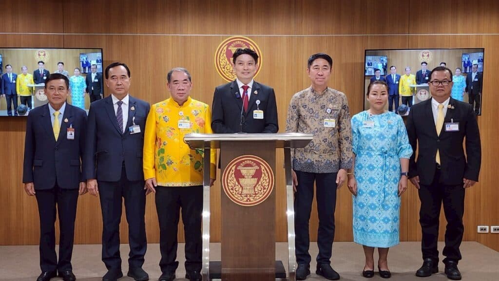 "กมธ.สว." จ่อเชิญ "นายกฯอุ๊งอิ๊งค์" แจงข้อสงสัยกฎหมายคอมเพล็กซ์แฝงคาสิโน 12 ประเด็น "กมธ.สว." จ่อเชิญ "นายกฯอุ๊งอิ๊งค์" แจงข้อสงสัยกฎหมายคอมเพล็กซ์แฝงคาสิโน 12 ประเด็น