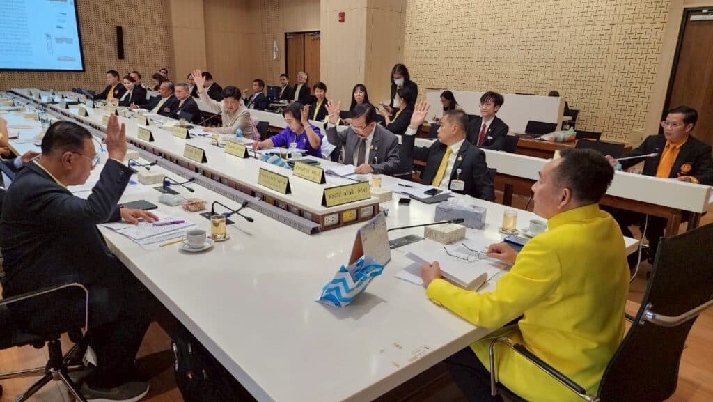 ประธานกมธ.ทหารฯ สว.จ่อเรียกตัวแทนรัฐบาลแจงพิพาทไทย-กัมพูชา ประธานกมธ.ทหารฯ สว.จ่อเรียกตัวแทนรัฐบาลแจงพิพาทไทย-กัมพูชา