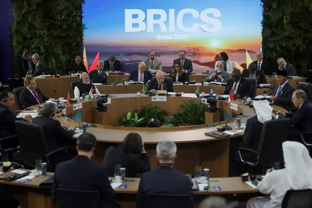 "อลงกรณ์" เสนอทางออกประเทศไทย ชู”ยุทธศาสตร์ทาง2แพร่ง“ผนึกกลุ่มBRIC