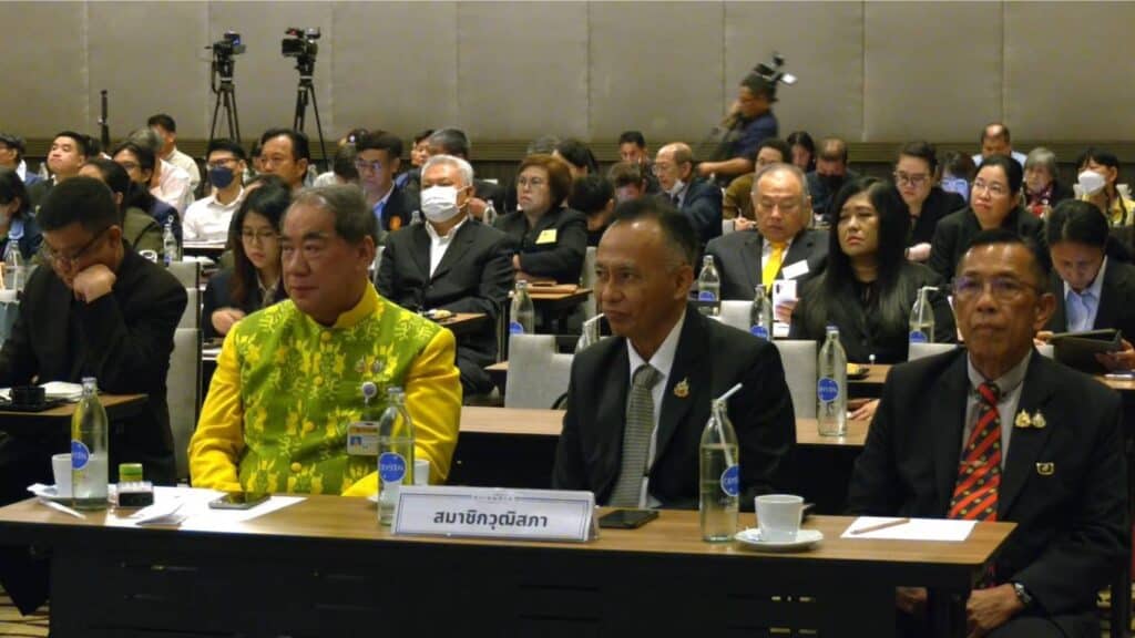 กมธ.สิ่งแวดล้อม จัดสัมมนาแก้ขยะพิษ จ่อชงรัฐบาลแก้กฎหมาย-ปิดช่องโหว่ ก่อนกลายเป็น"แดนขยะโลก" กมธ.สิ่งแวดล้อม จัดสัมมนาแก้ขยะพิษ จ่อชงรัฐบาลแก้กฎหมาย-ปิดช่องโหว่ ก่อนกลายเป็น"แดนขยะโลก"