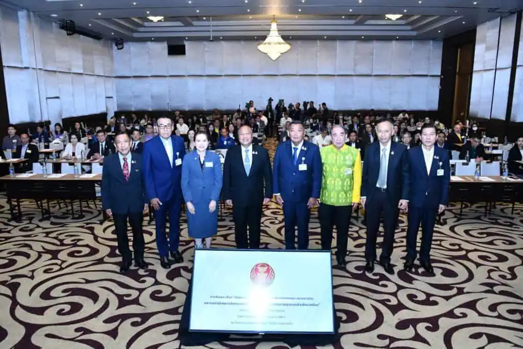 กมธ.สิ่งแวดล้อม ลุยแก้กฎหมายสาวถึง 'นายทุน' ทิ้งขยะพิษ ปรับนิยามครอบคลุม 'ปล่อยมลพิษ-กลิ่นเหม็น' ฟันฟอกเงิน-ยึดทรัพย์